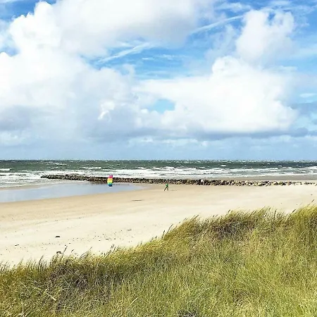 Four-bedroom Holiday In 53 * Blåvand